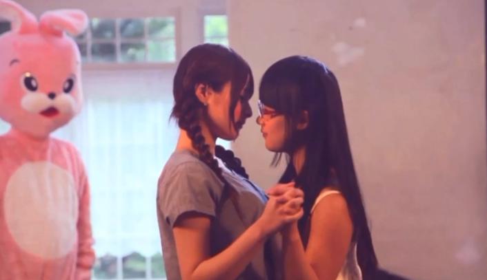 sex nàng dâu Lỡ tàu phải ngủ nhờ, tôi bị đồng nghiệp nữ đòi "cưỡi ngựa" cả đêm