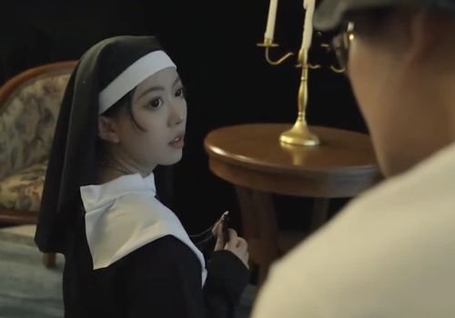 sex chloe surreal Cô y tá dâm đãng nhưng lại rất cô đơn